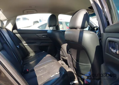 2017 Nissan Altima 2.5 z USA, uszkodzony, nr VIN 1N4AL3AP2HC230342